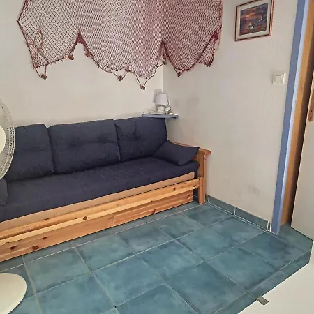 Дом отдыха Pavillon Confortable A 10 Min De La Avec Terrasse, Parking Et Local A Velo - Fr-1-732-48 *